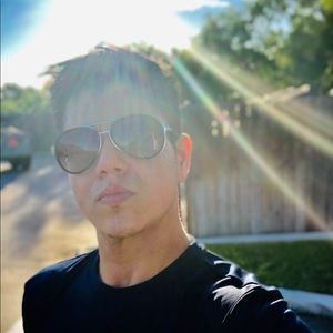 Meet your Posher, Enrique